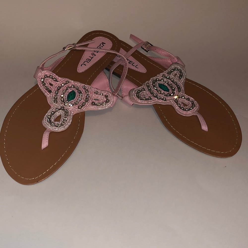 KISS & TELL sandals size 9 pink with rhinestones and turquoise in center